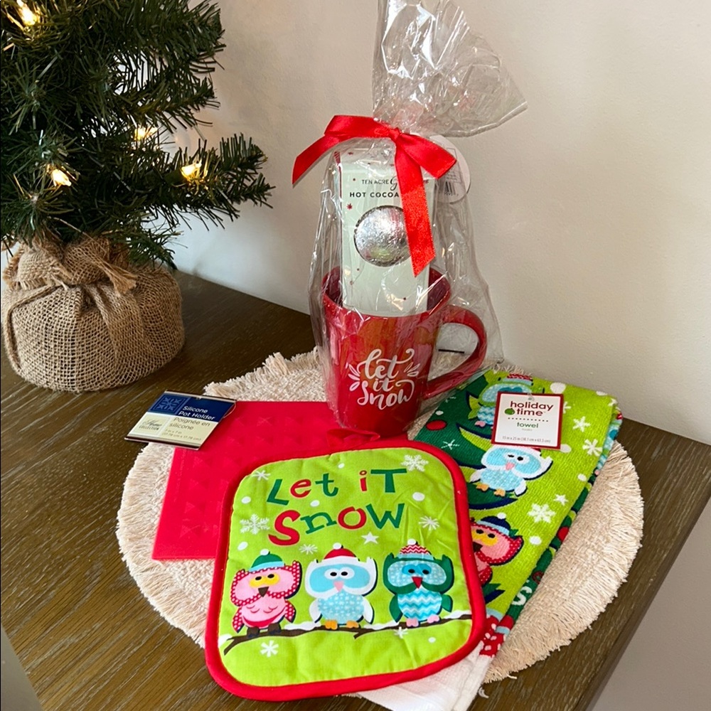 Festive Let It Snow Mug and Kitchen Set